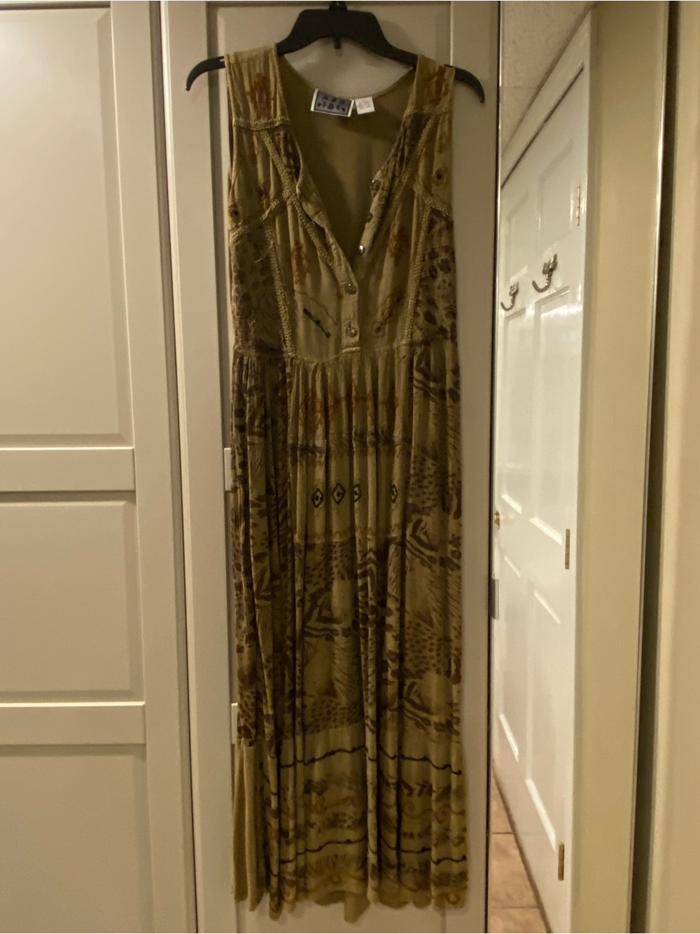 Cute green embroidered dress for summer